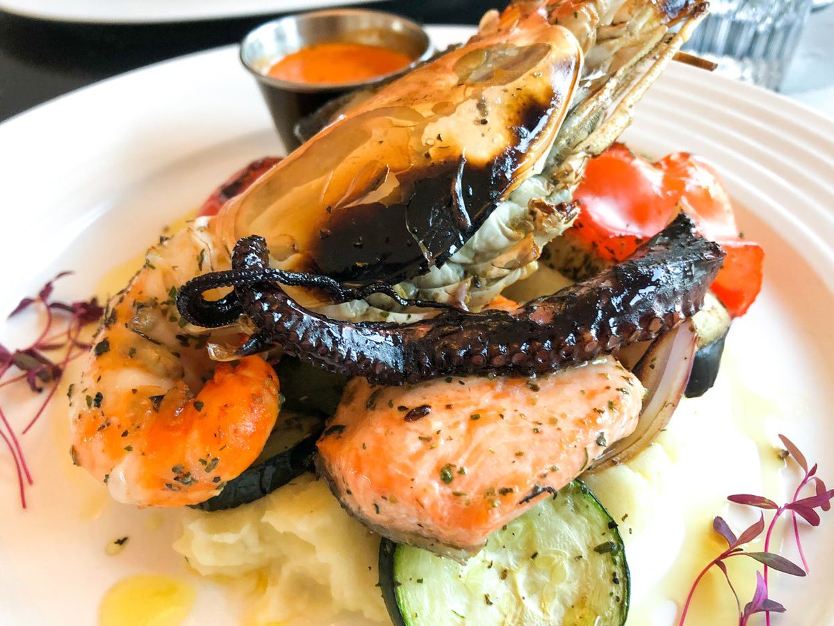 Looking for a dinner date spot? Make sure to check out Quay in #Bedfordshire! 😍

See my review here...thebeautytype.com/2018/11/quay-s… 

#lbloggers #foodblogger #seafood