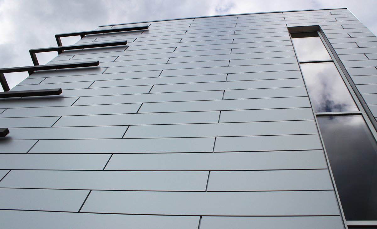 nexgen_design's tweet image. Throwing it back on this Thursday to a previous project where we fabricated panels that give a modern look to this medical center🏥👍
#NexGen #ACMPanel