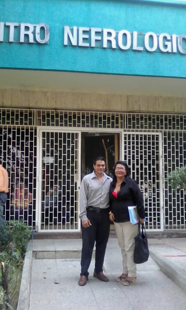 DefensoriaAnz's tweet photo. Se realizó visita al Centro Nefrológico Nororiental ubicado en la avenida municipal de Puerto la Cruz, fuimos atendidos por La Licenciada OMAIRA JIMENEZ. Quien Manifiesta lo siguiente están en sus labores redoblando guardias aplicando el tratamiento de Hemodiális. https://t.co/T0yTCTt0hY