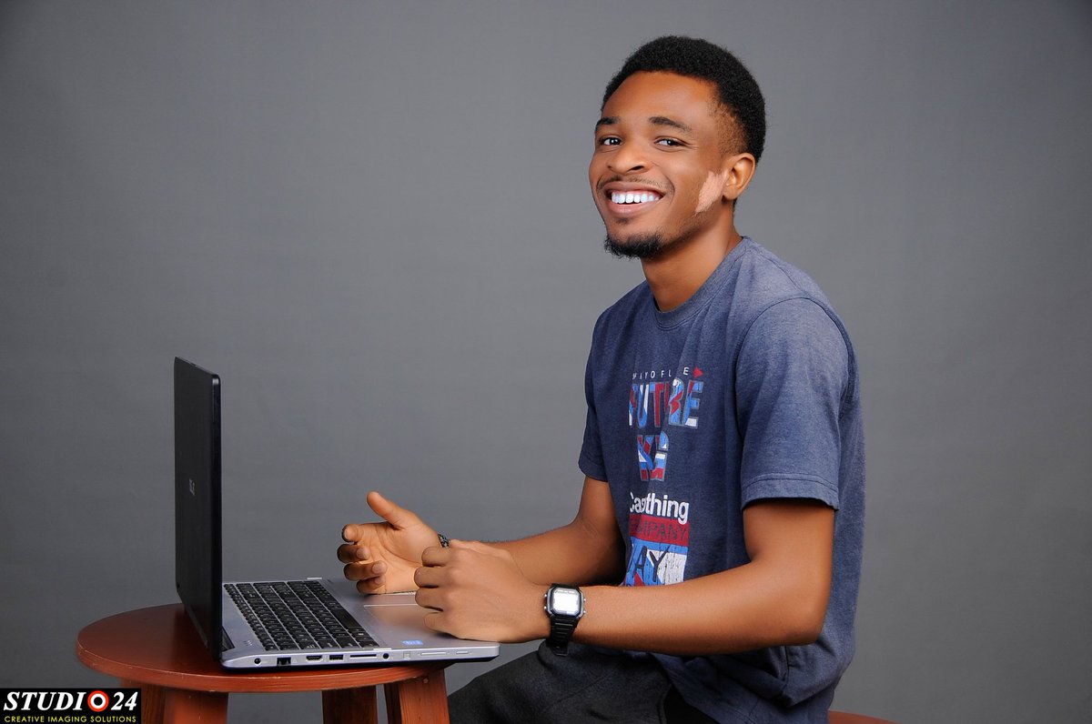 yy_fash's tweet image. I think i should do advert for close up..#closeup white teeth..#Goldtech training