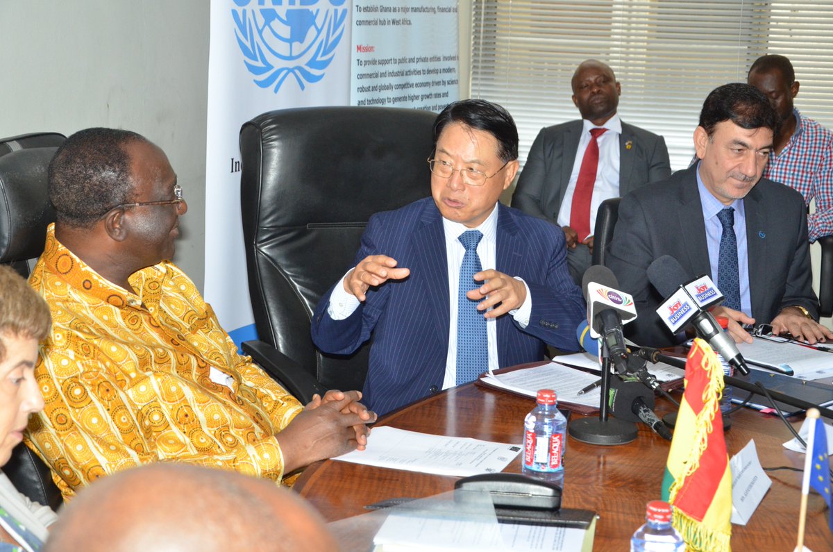 UNIDO_Ghana_Lib's tweet photo. @UNIDO is very pleased to be able to continue the strong and fruitful #partnership with the Republic of Ghana through the #CountryProgramme signed today with @MotiGhana .We are also honoured to partner with the @EuropeInGhana to implement #WACP says DG,LI Yong.@DAcconciaEU #SDG9 https://t.co/c0wuRnyJkX