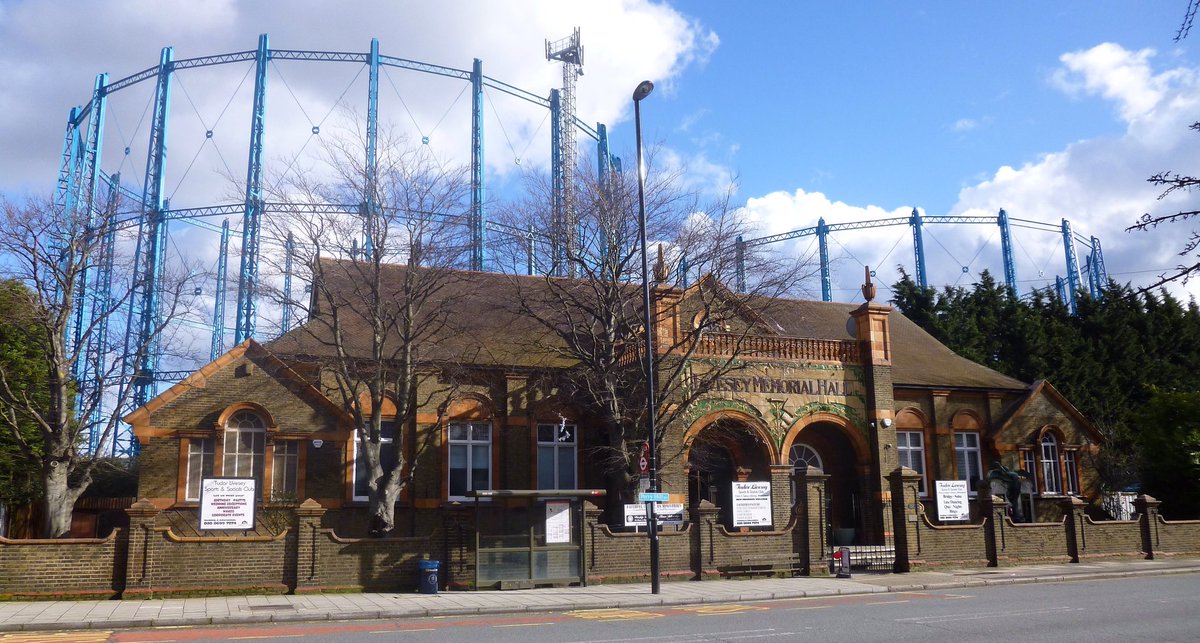 JRWSE26's tweet photo. @damienegan,
You often state you want our #gasholders to stay; why no temporary Article 4 directive to encourage discussion between @SGNgas, @kiergroup and local communities? We need a public meeting to explain what @LewishamCouncil intends to do. #BellGreenSE26 #gasholders https://t.co/UvpizNhiGF