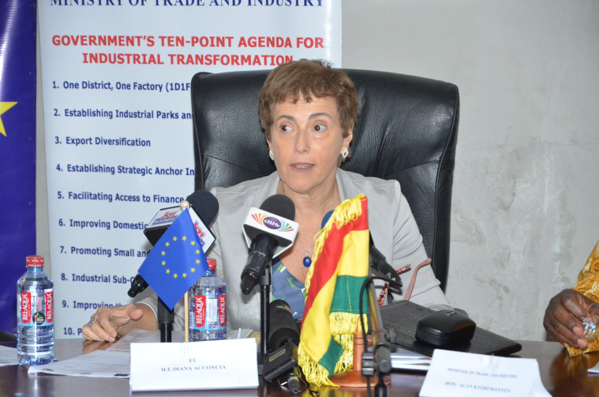 UNIDO_Ghana_Lib's tweet photo. @UNIDO is very pleased to be able to continue the strong and fruitful #partnership with the Republic of Ghana through the #CountryProgramme signed today with @MotiGhana .We are also honoured to partner with the @EuropeInGhana to implement #WACP says DG,LI Yong.@DAcconciaEU #SDG9 https://t.co/c0wuRnyJkX