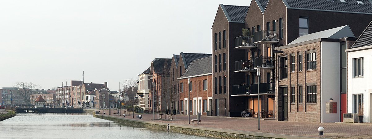 Waar gaat Apeldoorn de komende 10 jaar al die nieuwe woningen bouwen? Rijksadviseur Daan Zandbelt komt op 16 april naar Apeldoorn met interessante adviezen zie architectuurcentrumbouwhuis.nl
