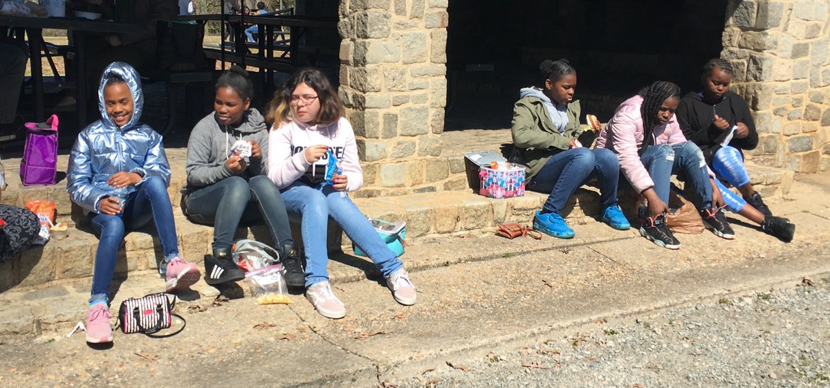 JRMSLibrary's tweet image. Rolfe Rocking Readers Book Clubs visit the Richmond SPCA followed by an awesome afternoon of warm temps, sun, and a picnic lunch. @HenricoSchools @JohnRolfeMS @hcpslib