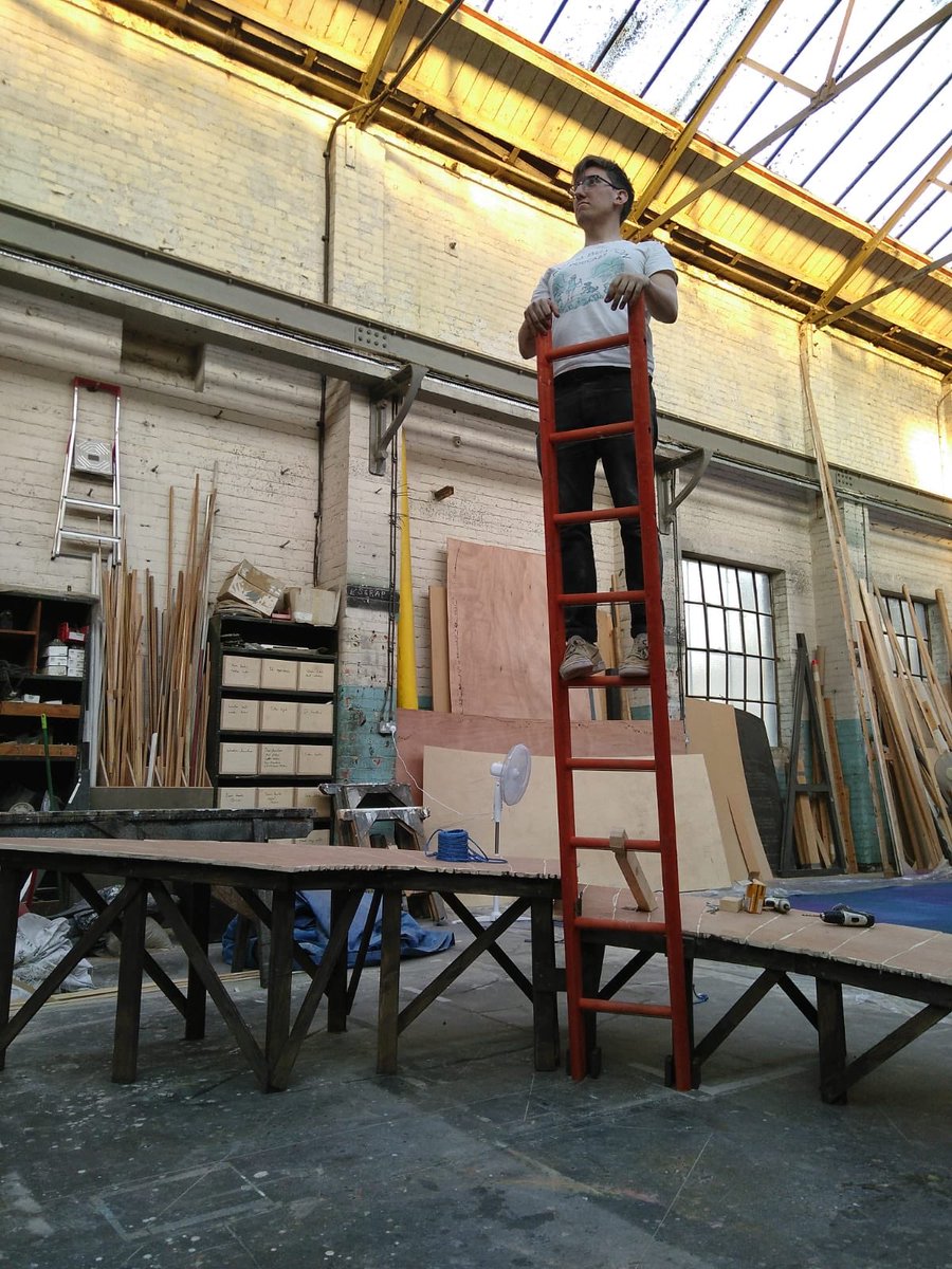 Look at lovely Dean and his lovely ladder! Things are shaping up nicely 👌🏻