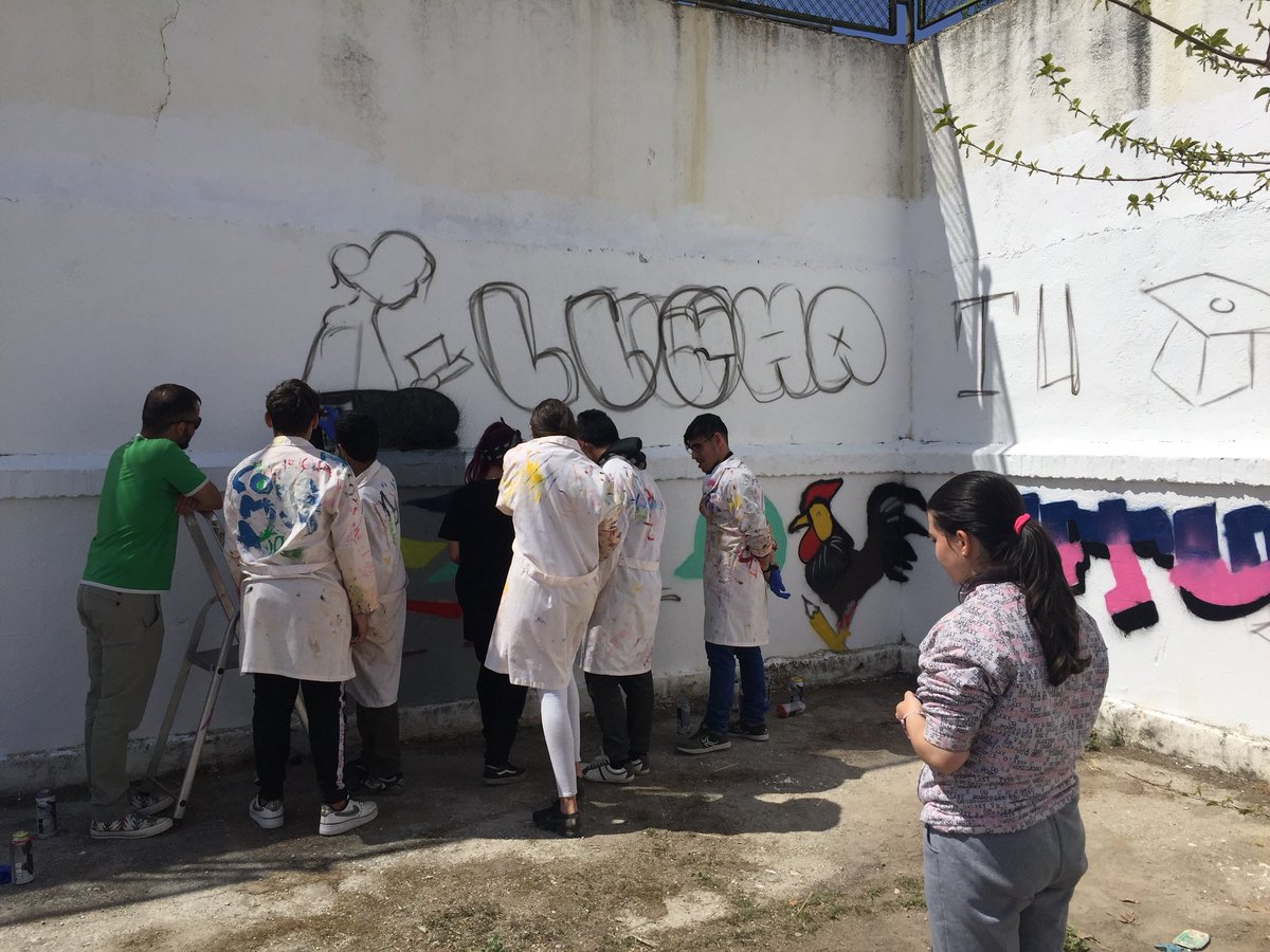 IESLaPazGranada's tweet photo. 29-03-2019 Magnifico día de #convivencia en el #IESLaPazGranada distintos talleres: #Rap #breakdande #graffiti Gran participación y diversión del alumnado y profesorado Gracias a #Anaquerando @convigualdad @convivenciaesc https://t.co/SZAYekbPCE