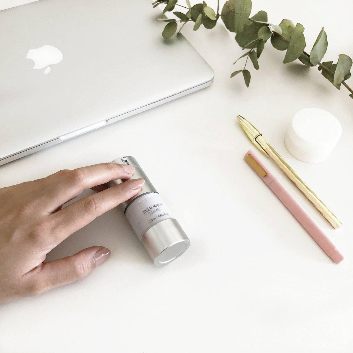 EtniaCosmetics's tweet image. 🌠Lanzamiento🌠
Os presentamos EVER MATTE PRIMER:
PREBASE DE ROSTRO QUE APORTA UN EFECTO MATE , ALISA LA TEXTURA DE LA PIEL Y AYUDA A ALARGAR LA DURACIÓN DEL MAQUILLAJE.
PVP : 15,00 €
etniacosmetics.site/Primers
#Matteprimer #Etniacosmetics