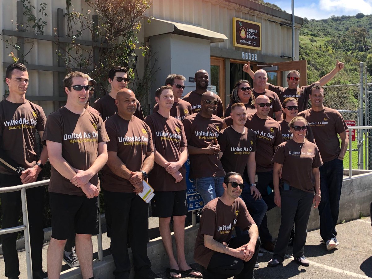 @SoCalUPSers giving us #FridayFeelings for volunteering at our storage facility! We appreicate your support and hard work. 🧡💚💙
