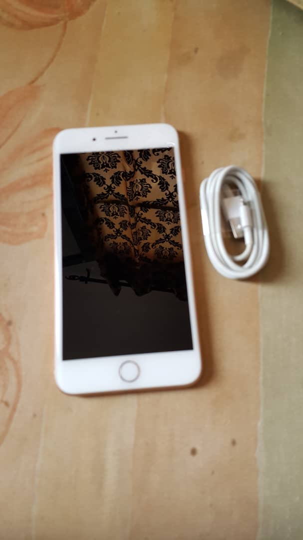 MultimediaSen's tweet image. Iphone 8 plus 64Gb officiels presque neufs venant des USA munis de leurs cables de chargement à 320000Fcfa
Contact: 771109454 ou whatsapp
