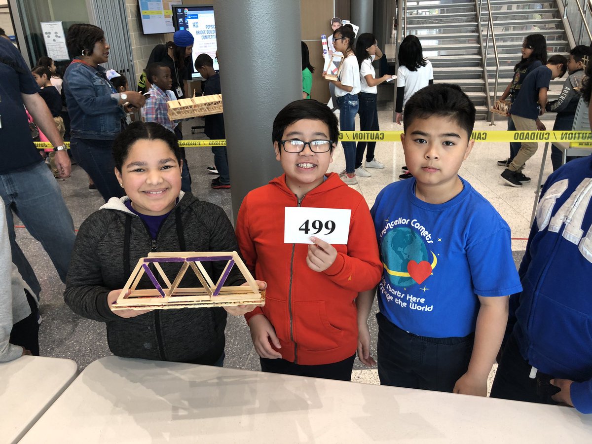 BlackmerJulie's tweet photo. 5th grade AIMS had a blast at the STEM popsicle bridge competition! @jamorrier @ChancellorComet #ChancellorScience @AliefScience @aliefstem https://t.co/kvur0BQFhk
