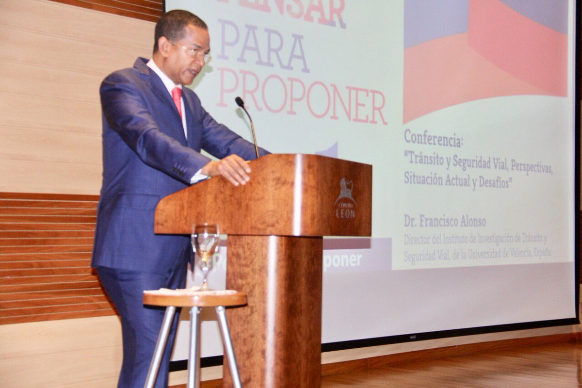 JCesarValentin's tweet photo. Con la mayor de la gratitud quiero agradecerles a todos los que ayer asistieron a nuestro conversatorio #PensarParaProponer donde abordamos el tema: “Tránsito y Seguridad Vial, Perspectivas, Situación Actual y Desafíos” con la conferencia magistral del Dr. Francisco Alonso. https://t.co/tdJjpey4C3