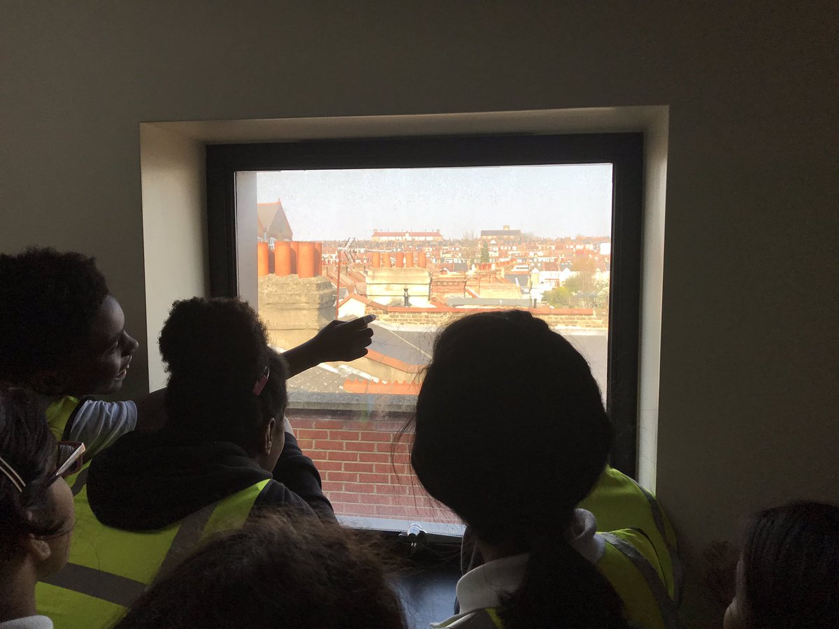 HillbrookLit's tweet image. Y5&amp;amp;6 librarians visited #tootinglibrary today to find out more about the roles and responsibilities of being a librarian. They’ve come back with some great ideas to develop our own school library. #3Rs #beresponsible #Hillbrookjobshop We even spotted Hillbrook from the window!