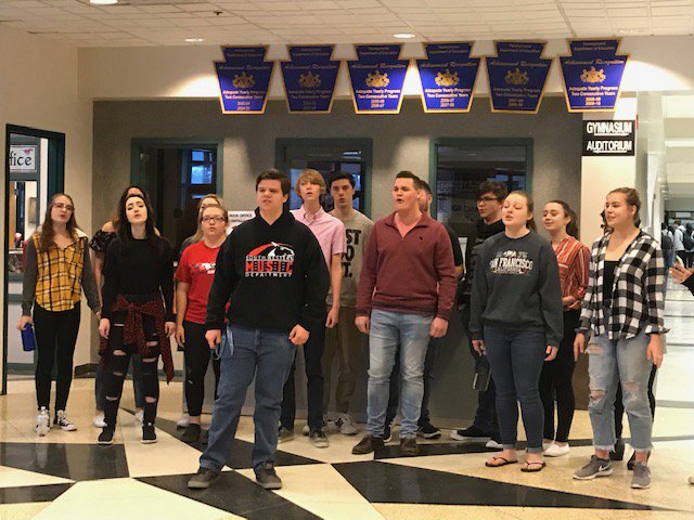 swhsmustangs's tweet image. Students at South Western HS celebrating Music in Our School Month and Youth Art Month. #SWexcellence #swhsmustangs