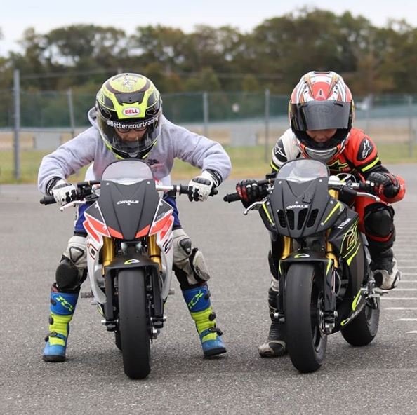 MimiandMoto's tweet photo. Time to get excited! @MotoAmerica1 comes to @RoadAtlanta April 5-7 Use promo code STREET for 15% off general admission tickets at https://t.co/KrzSsX67EC
#motoamerica #roadatlanta #sportbike #sportbikes #Superbike #superbikes #racingleathers #kneedragger #kneedraggers #atlanta https://t.co/739IgXs6Ie
