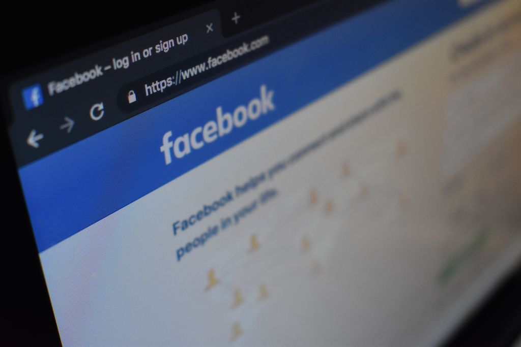 KASTInnovation's tweet photo. Want to amp up the #Facebook game for your business? Here's a great opportunity to learn the ins &amp; outs of more effective Facebook marketing: work with newsfeed algorithms, enhance your presence, place ads, boost posts, and more!
https://t.co/75snd1QGnz  #TechisEverywhere https://t.co/ggRAeYNc45