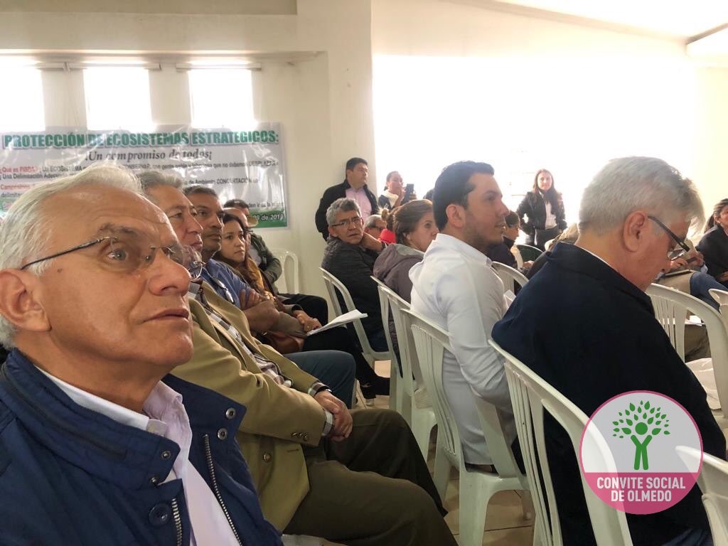 OlmedoCONVIDA's tweet photo. #OlmedoNosConVIDA
El profesor OLMEDO asiste al diálogo del ministro de #ambiente con las comunidades de #Pisba, #Socota y #Socha, relacionado con la delimitación del #paramodePisba, que se desarrolla en este momento en Socha.
#OlmedoGobernador https://t.co/wAW24RiI8I