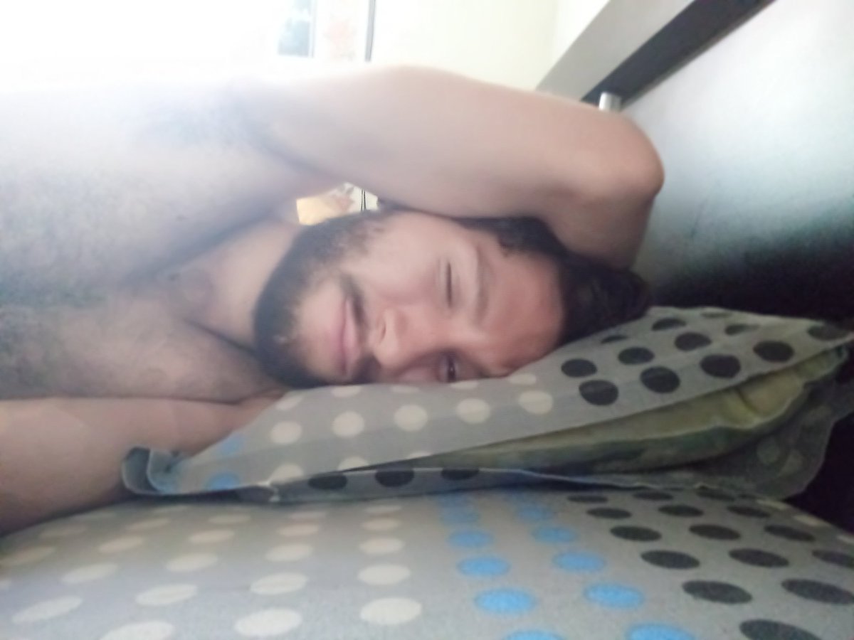 BathoryDanael's tweet photo. This is me, early in the morning
#bedtime #lazyguy #rainingmorning https://t.co/cReFRYUDfX