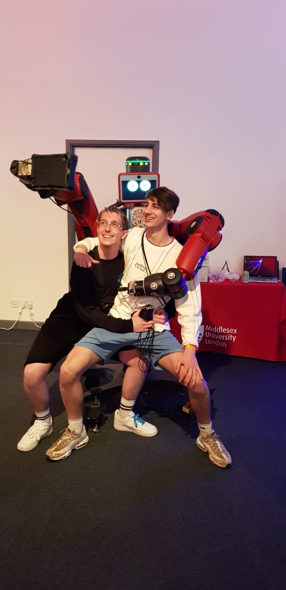 NSLive_'s tweet photo. #STEM takeover - @THORPEPARK trip for Years 11-13 promoting STEM careers and the physics of rollercoasters! Highly educational... #teamnailsea https://t.co/5wGTIqUM9k