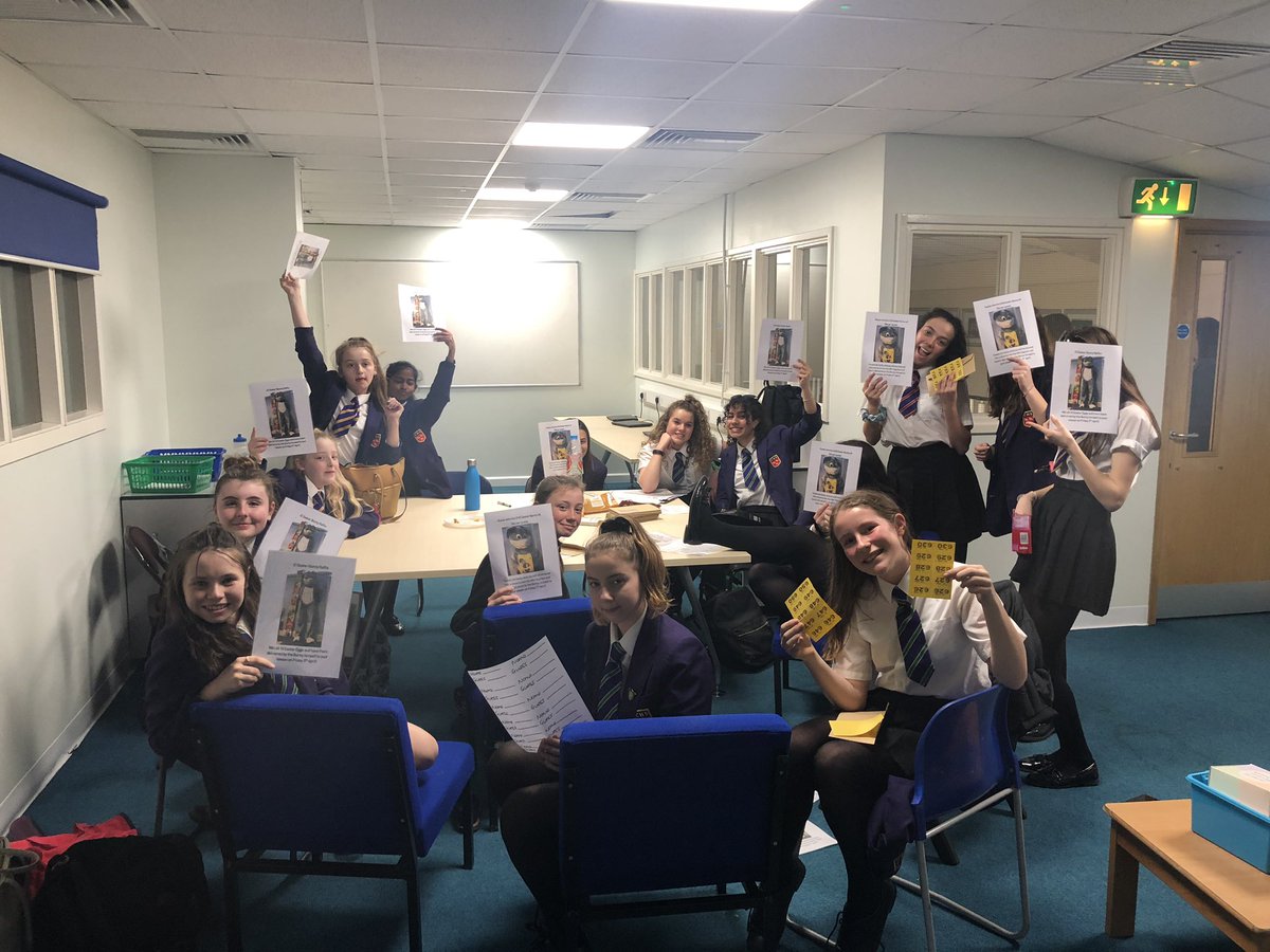 First Netball Committee meeting was very successful, preparing for next weeks fundraiser! Keep your eyes out for these girlies around school 🐰🐥 #netballcommittee (CHO)