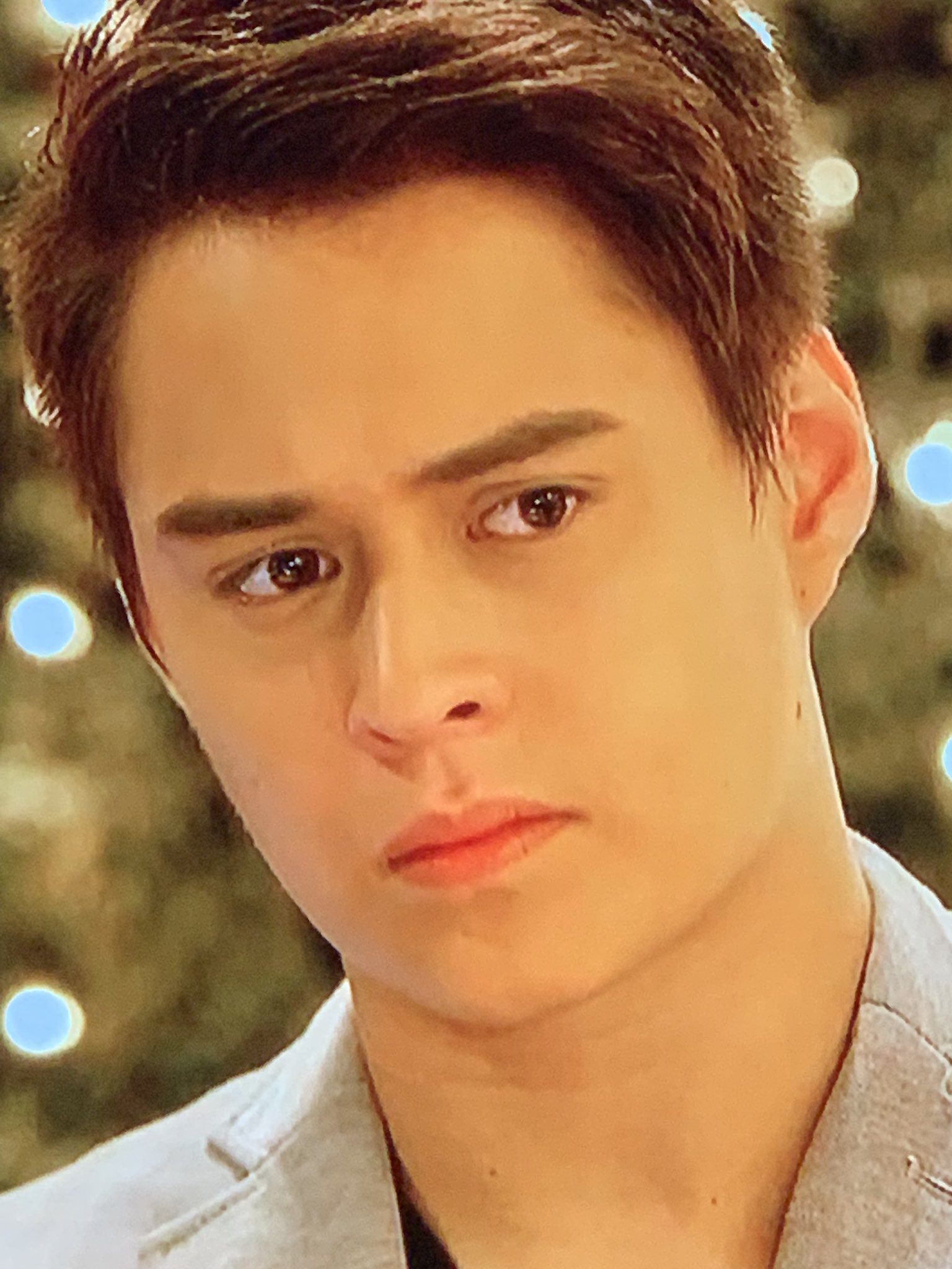 Happy birthday Enrique Gil!! May God bless you more 