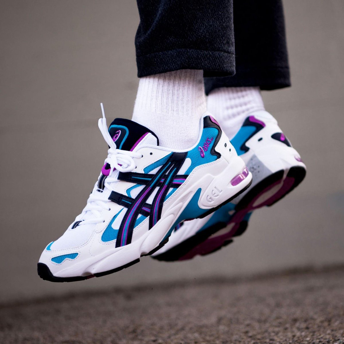 asics gel kayano 5 on feet