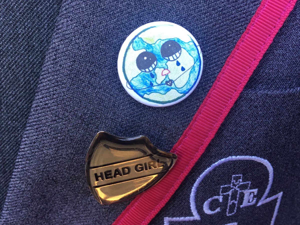 MindingsStu's tweet photo. My daughter’s a #Kids4Climate supporter & saw that @TreeSisters “Planting 1650 Trees for @GretaThunberg” was just short of their £500 target so she made & sold badges at school today & tipped them over. Care to chip in? https://t.co/NioFmMNHt6 Thanx @joinclubsoda for badge maker! https://t.co/NysrxPSZo1