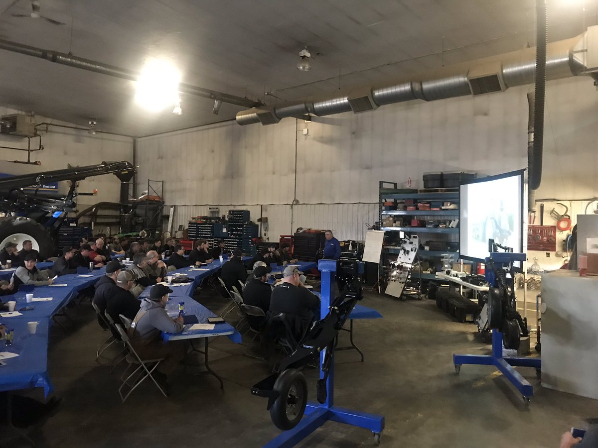 maudea2's tweet photo. Kicking off #Plant19 right @DLEequipment GP/DC with guests from @NHAgriculture & #IntelligentAg at our Customer Seeding Clinic https://t.co/Qdfbvjs7hb