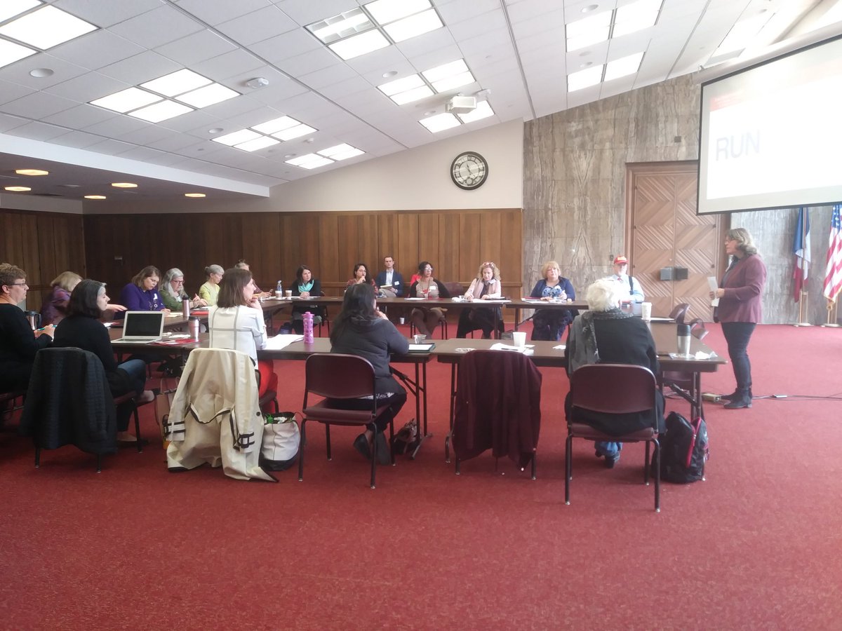 CattCenter_ISU's tweet photo. Nancy Fett, 2018 candidate for Iowa House district 57, wraps the fundraising workshop with Making the Ask. #ReadytoRun #R2RIA https://t.co/4sHyHU7Pyv