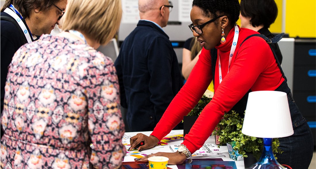 HPGraphicArts's tweet image. For her one-of-a-kind Daily Digits Counting books, @Dianholton used HP SmartStream Collage to automatically create unique designs, based on combinations of basic elements.