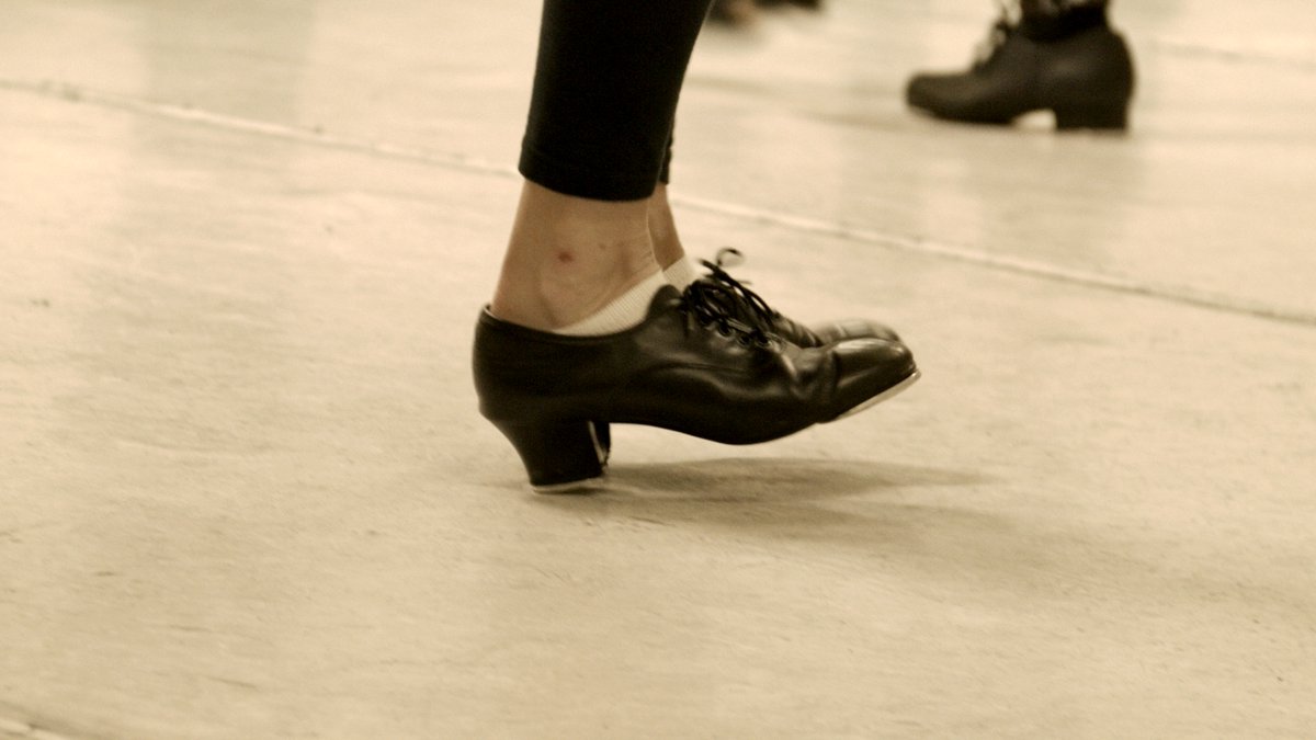 chaptergallery's tweet photo. #SUNDAYFUNDAY Walk off your Sunday Lunch coma all the way to see @freyadooley βs exhibition #Thesongsettlesinsideofthebodyitborrows at #ChapterGallery today 12 - 6pm @Arts_Wales_ https://t.co/AnpK5X4UKo