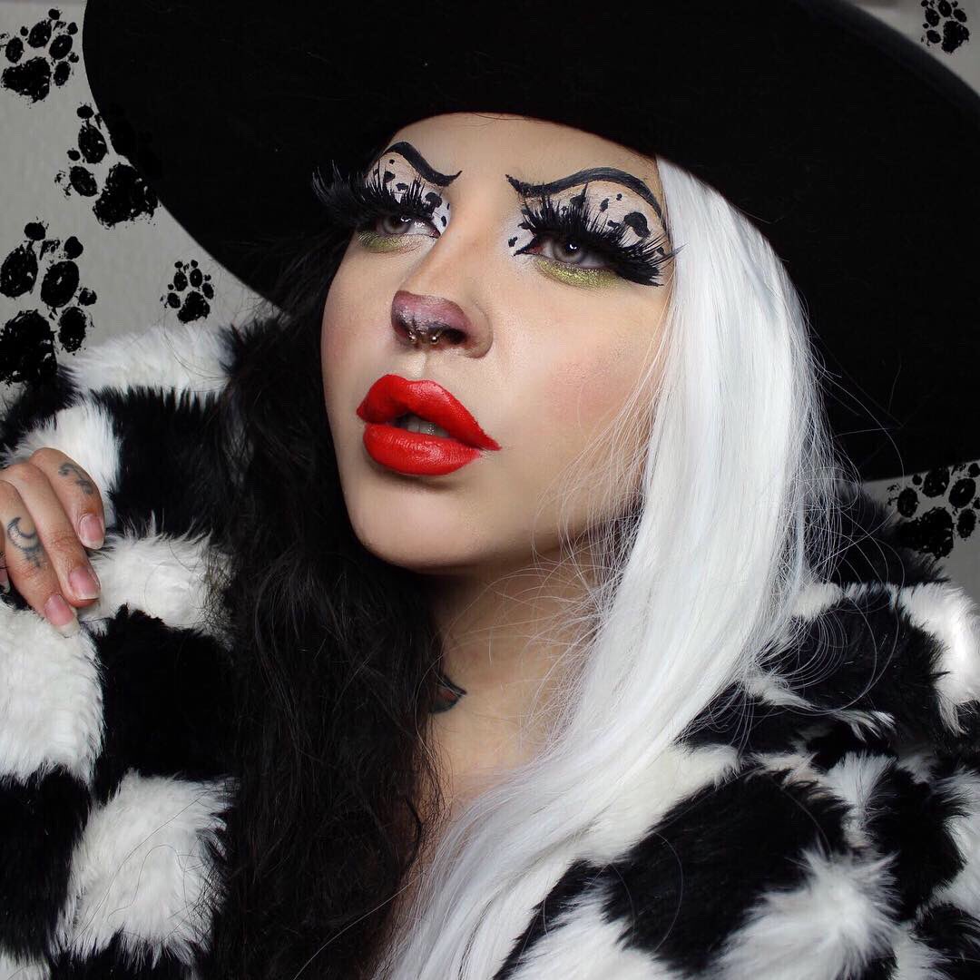 macabremija's tweet image. Magic mirror on the wall, who’s the cruelest of them all?

Villainous trio for the #VillainsChallange &amp;amp; @ColourPopCo x @Disney collab

Other staples for each look from @milkmakeup, @mehronmakeup and @ABHcosmetics @norvina1. Deets are up on IG 🖤

Instagram.com/devanndiorio