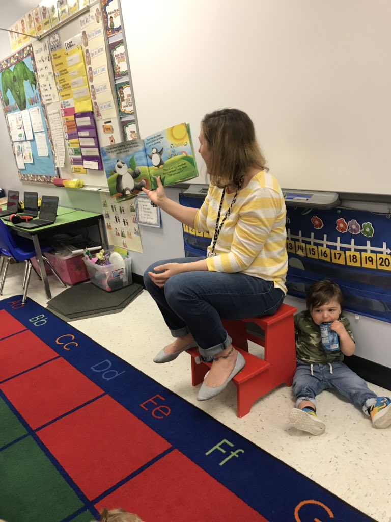 MWitles's tweet photo. Thank you for being guest reader and artist today Mrs. Escamilla! We loved learning about rainbows 🌈, and identifying what was fiction and nonfiction in the story! #AACPSAwesome #welovevolunteers #LearninginK #we❤️🌈 https://t.co/jyrnkTnRHj