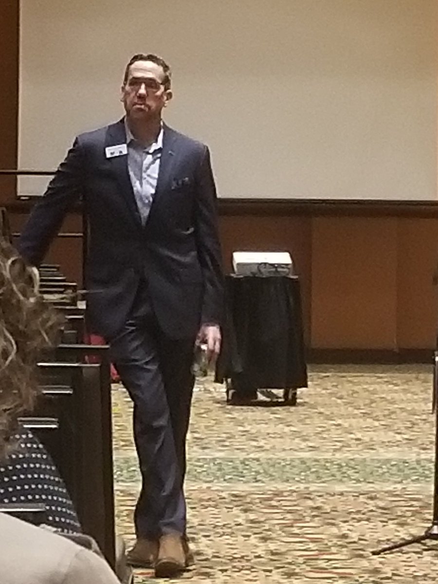 NoDakATA's tweet image. State Meeting has begun!
Kicks off with a bang!
@torylindley and @NATA1950 Executive Director Dave Saddler, @AmyCallender, @sportshealthguy, @MAATAD5 President Micchelle Boyd and DD elect Rob Marshall all stopped by.
#NDATAbus #MAATAD52019