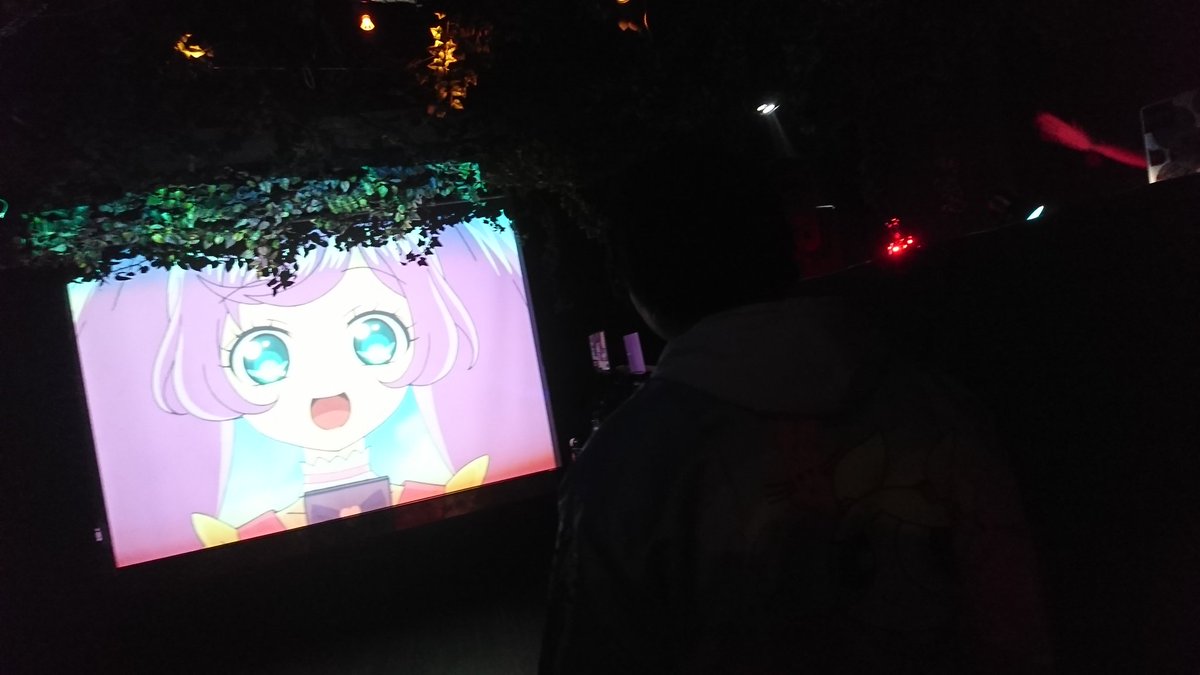 clak_on_hiro's tweet photo. プリパラに真剣な漢 #everBeat https://t.co/80xS7B1P1G