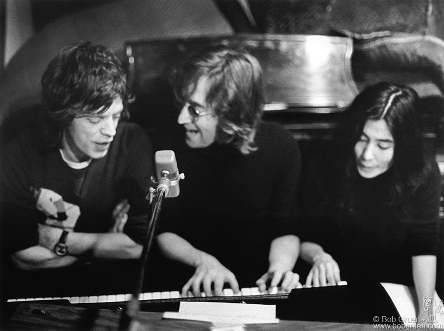 Happy #PianoDay #PianoDay2019
<a href="/MickJagger/">Mick Jagger</a> of The <a href="/RollingStones/">The Rolling Stones</a>, @JohnLennon and @YokoOno singing at a piano at The Record Plant, NYC in October 1972. 
📷 © @BobGruen01 bobgruen.com