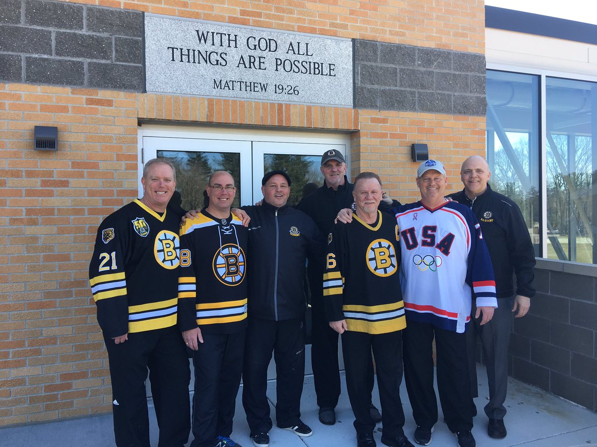 We enjoyed a great day with Rick Middleton at @WhitinsvilleCS on Wednesday with our Anti-bullying street hockey event <a href="/BowlwithaBruin/">Bowl with a Bruin & Friends</a> @MarkWillandTV <a href="/NHLBruinsAlumni/">Boston Bruins Alumni</a>