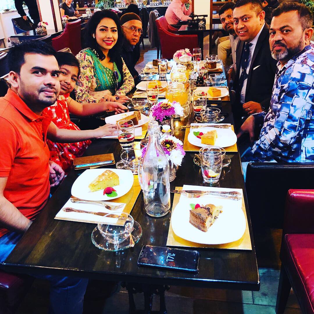 LadySubrina's tweet photo. London Tea Exchange ๐ ๐ #britishbangladeshicommunity #banglapress #businesscommunity #bangladeshhighcommision #bangladesh๐ง๐ฉ #britishasian #britishasiansociety #britishasians #britbangla #tea #teaexperience #teaexchange #londontearoom #londonafternoontea #londonteaexchange https://t.co/QNpxBUslW5