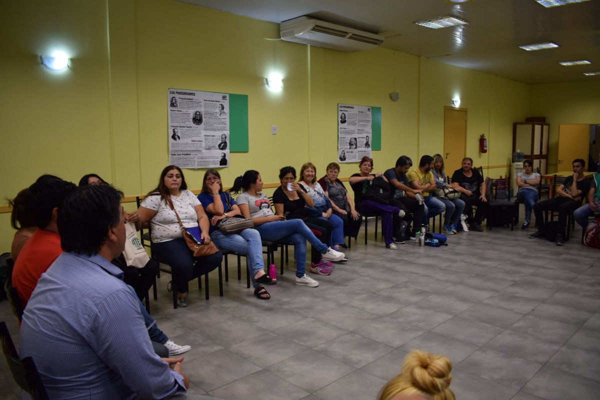 AnusateokQ's tweet photo. #29DeMaezo2019
#PlenarioVerdeAnusate
En la tarde de hoy se lleva a cabo un plenario de la militancia de la agrupación VERDE ANUSATE, Conducida por El Compañero Claudio Arévalo. https://t.co/FAYteueReM