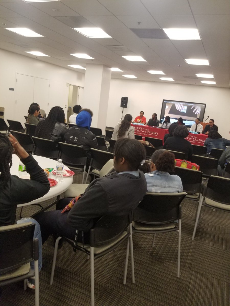ProfLyrical's tweet photo. #ourstories #herstory #udc Great Event at the community college campus. Udc. #udccc #udcac @showtime_chris @AshwaniJainMoCo #HipHopEd https://t.co/L54wPQwPLq