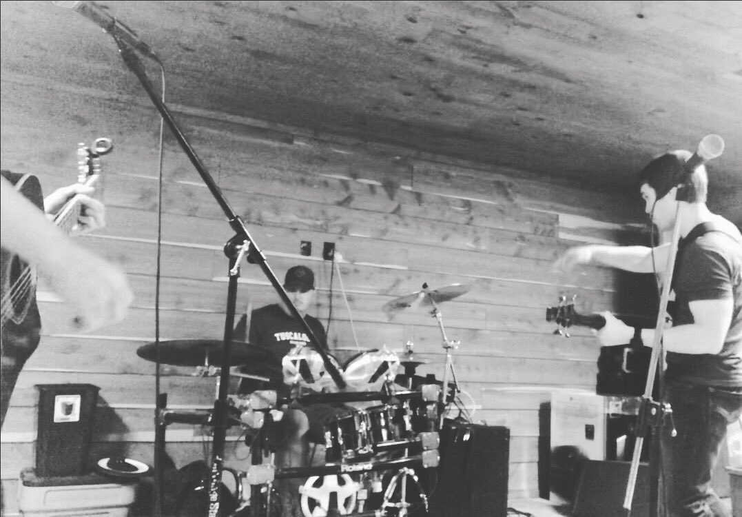 FarFromFinal's tweet photo. Awesome practice with the guys yesterday, getting ready to play @TheNickBham next week! #rock #rockmusic #farfromfinal #thenickrocks #thenickrocksbham #music #band #indiemusic #makingmusic #bandpractice https://t.co/mwN8vMUSUz