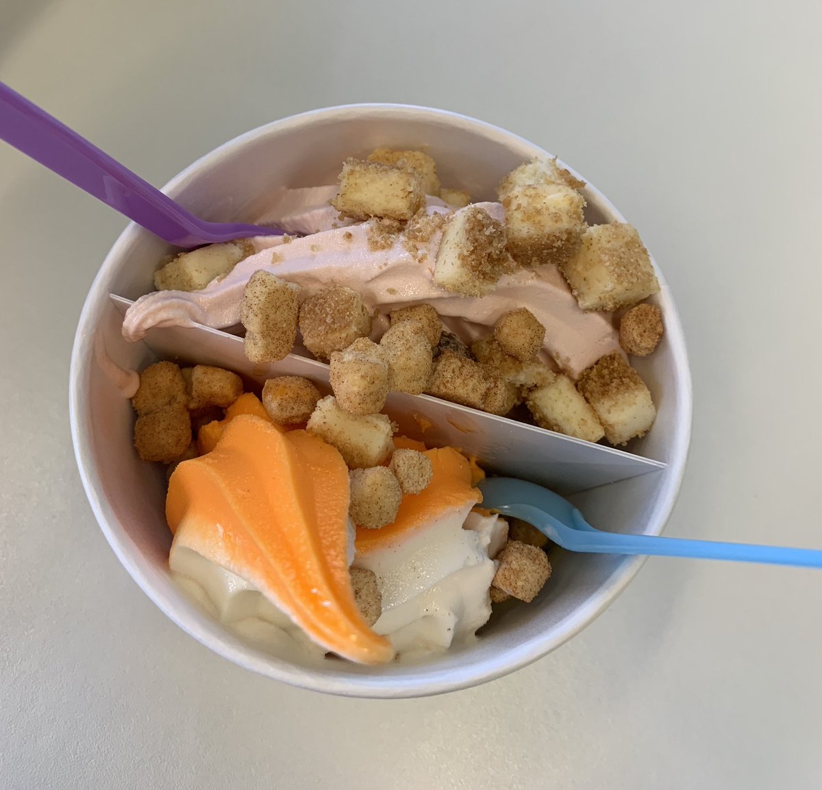 bonbonsandbooks's tweet photo. Tried #Froyos #yogurt yum π ππ»π¦ https://t.co/nKsqIIRbS5