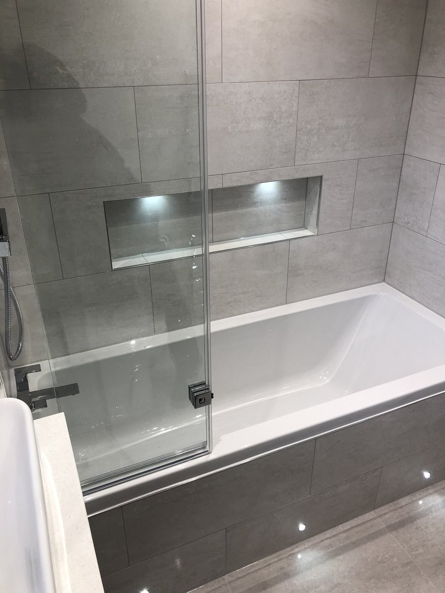 3rdDegree_PandH's tweet photo. Bathroom 2/2 from last week completed after waiting on the granite worktop being cut. Feature lights and recess take the plainness away from this one for me. Finishing off this weeks two tomorrow and starting another 2 on Monday 👌🏽😄🔧 #happyweekend https://t.co/wW7v1qYPDP