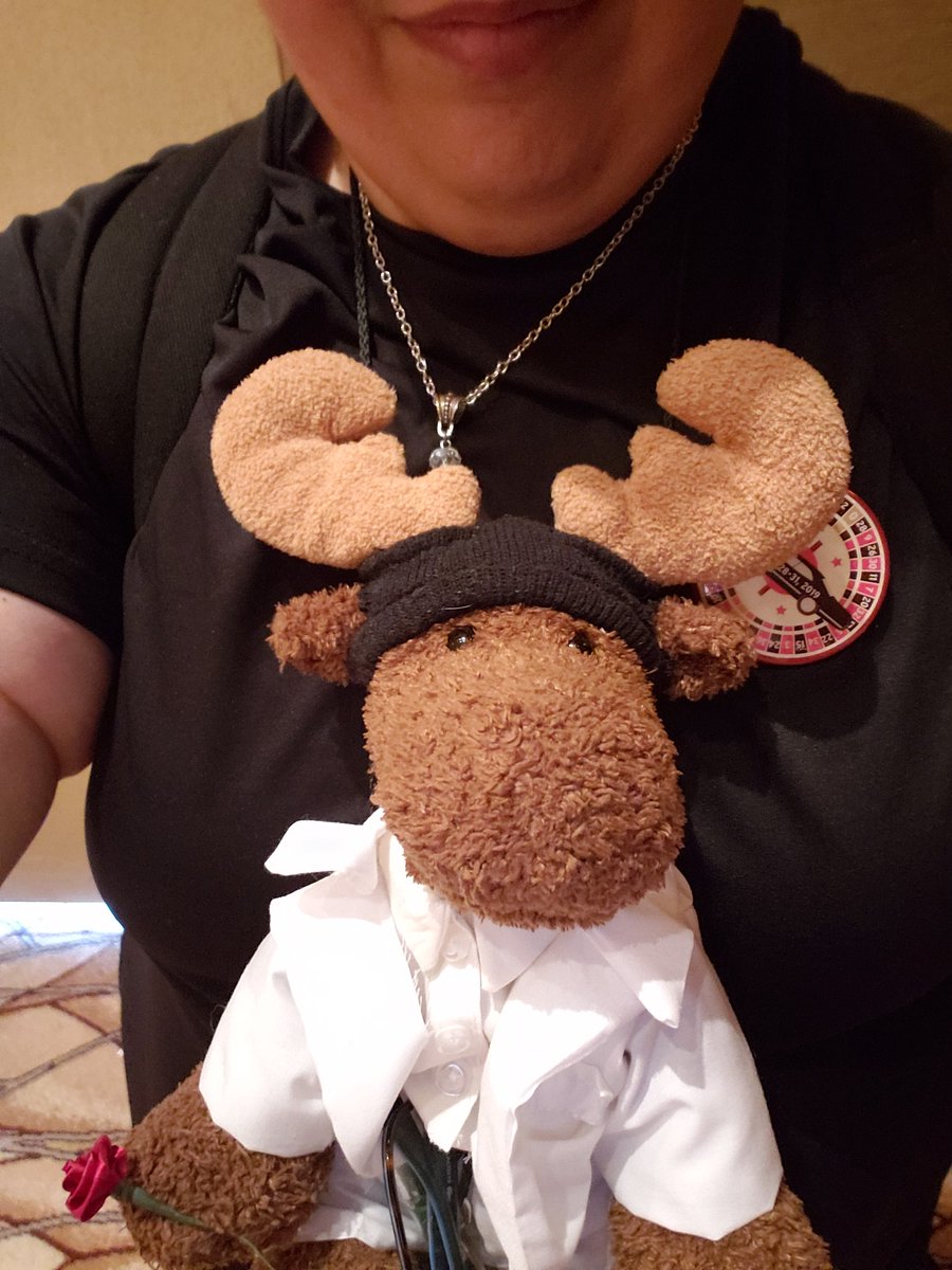 MooseSquirrel1's tweet photo. Front and center action with @Kirabaros #SPNVegas I can smite you if you don't have the wristbands 
Squirrel: *whispering * He can and will... https://t.co/hB7FKnjFfD