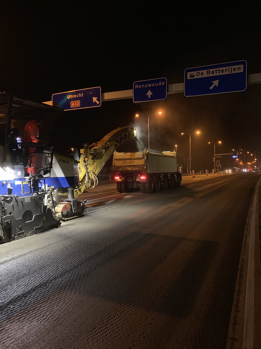 Erik_last1's tweet image. Freeswerk en reiniging in volle gang. Project Voorpoort Veenendaal. @gemVeenendaal @heijmansnl @wolfswinkel_nl @Freesmij