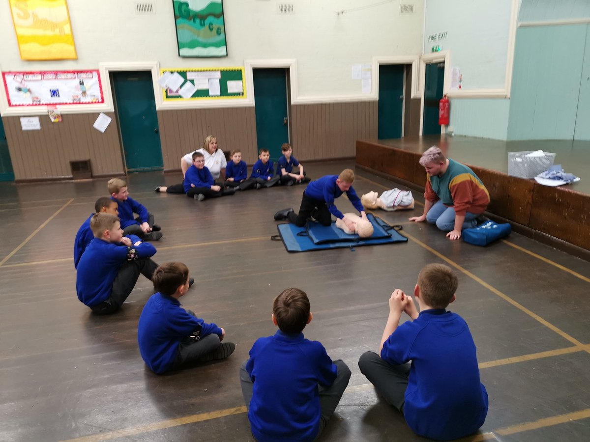 CheslynHayBB's tweet image. Over the past few weeks we have done so many different and fun things. Our lads really enjoy everything we do, that&apos;s why they keep coming to Boys Brigade each week. We think the Leaders quite enjoy it too 😁 #BoysBrigade