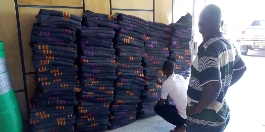 WLAMalawi's tweet photo. The Malawi Law Society @MLSMalawi came through doing their part to support victims of the floods caused by #CycloneIdaiMW

#servicebeforeself https://t.co/1BnNJtCAK3