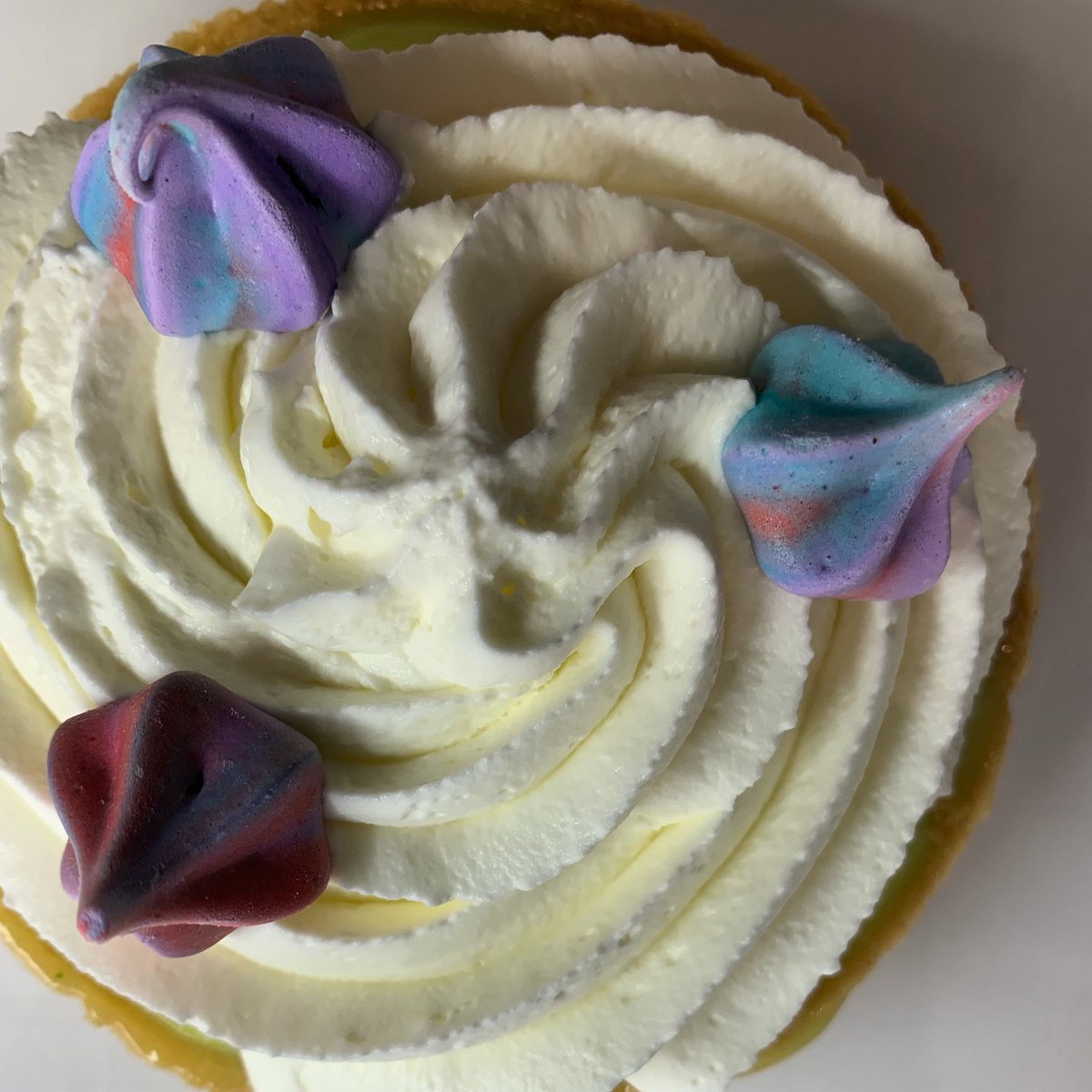 PastaVitto's tweet photo. ✨NEW DESSERT ALERT✨
Lime Tart: lime curd in a shortbread crust with whipped cream and meringue kisses. 🥰 #twIthaca https://t.co/Y52Je3OHRo