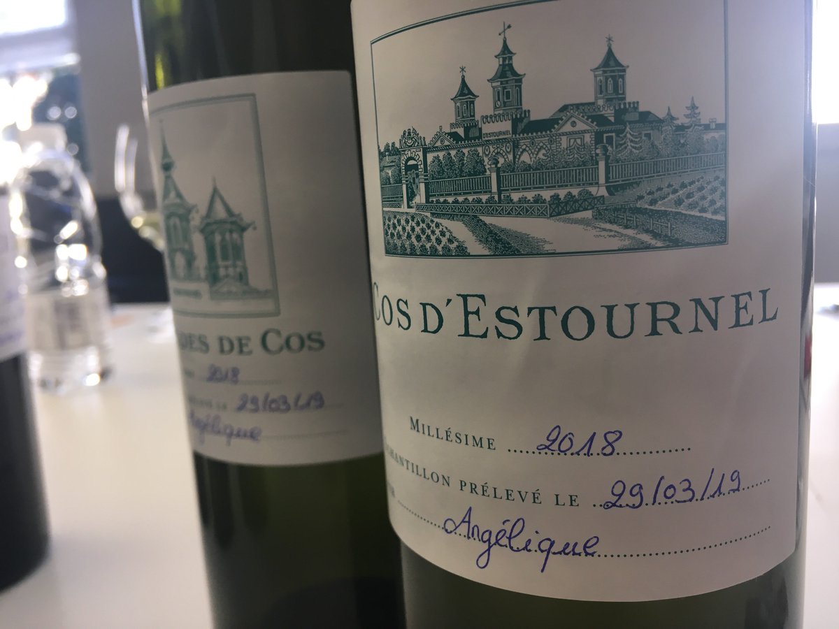 Jeremyonwine's tweet image. Brooding but powerful #Cos versus a gregarious and wonderfully forward #Pagodes - exciting wines #Bordeaux #bdx18 #wine - whites with depth too...