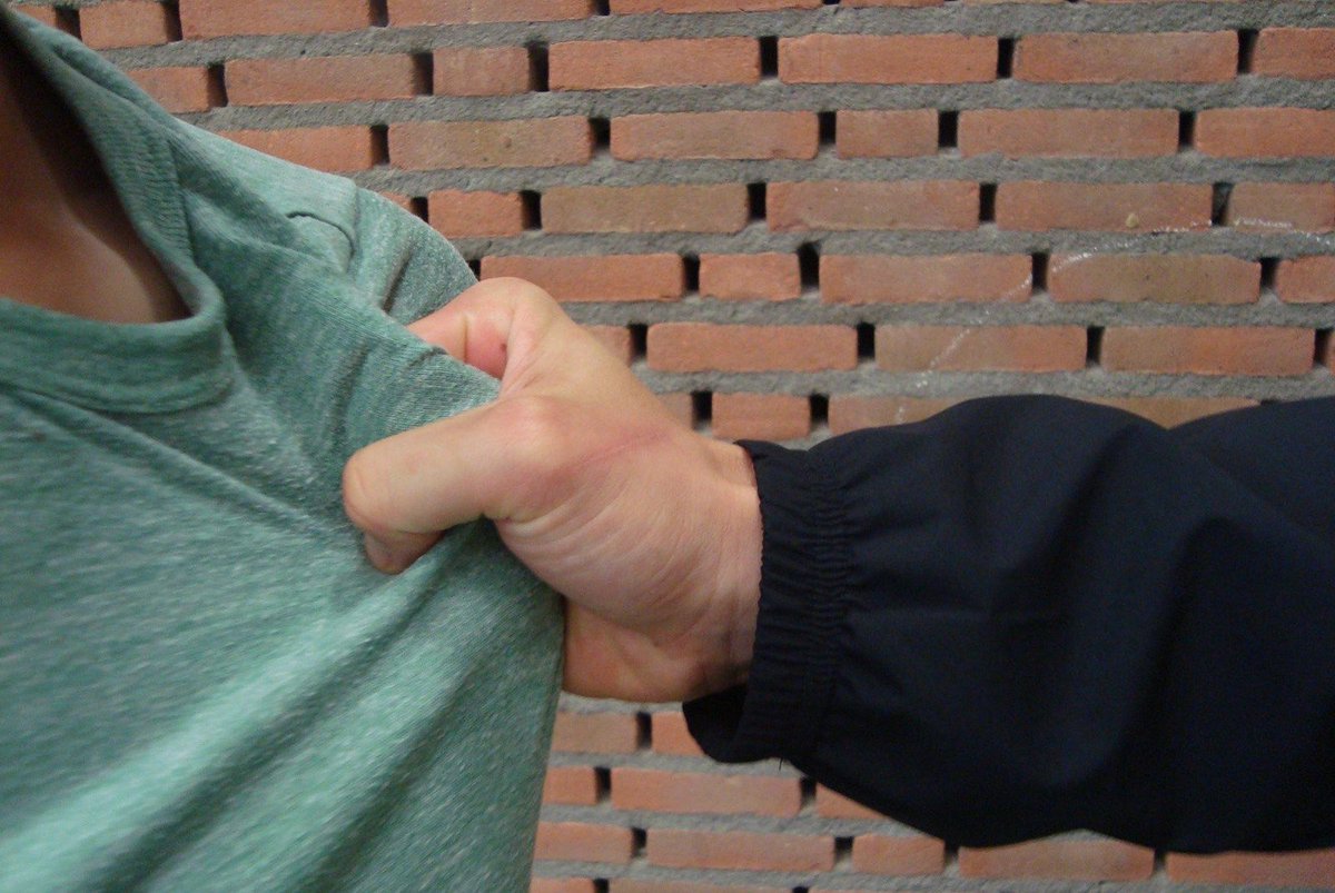 BeveiligerJobs's tweet photo. Soms is het omwille van de #veiligheid  nodig fysiek in te grijpen  en iemand met de handen aan te pakken. Maar  waar moet je dan op letten,  wat mag wel en wat niet? | https://t.co/Ee9Tq5S8CZ … https://t.co/qkUDh7CPtH